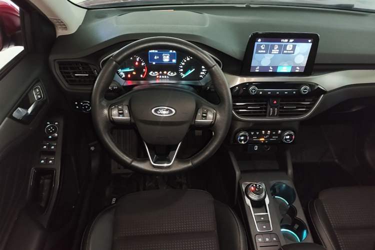 Used Ford Focus 2019 Sedan EcoBoost 125 Automatic Trendy Model China VI Standard Steering Wheel