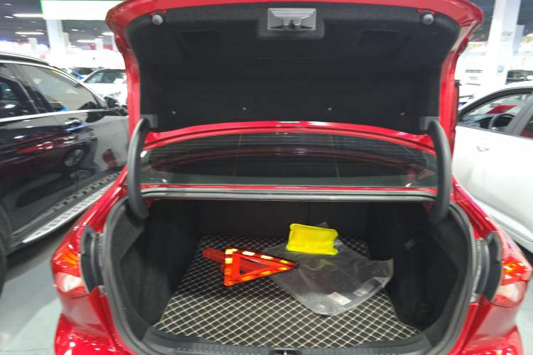 Used Ford Focus 2019 Sedan EcoBoost 180 Automatic Trend Edition Trunk