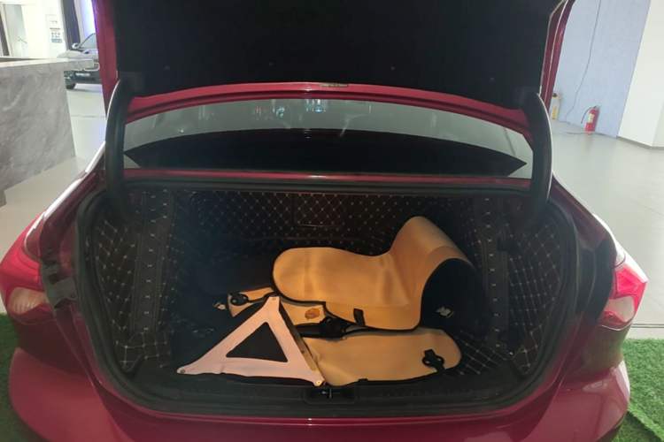 Used Ford Focus 2019 Sedan EcoBoost 125 Automatic Trendy Model China VI Standard Trunk
