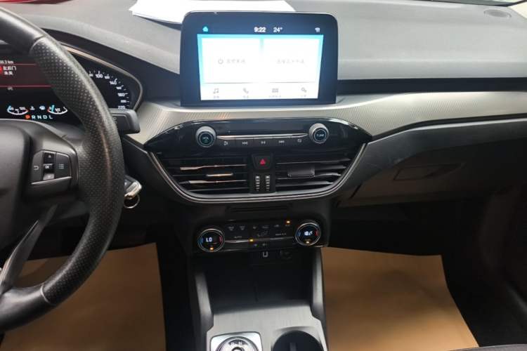Used Ford Focus 2019 Sedan EcoBoost 125 Automatic Trendy Model China V Standard Audio And AC Panel