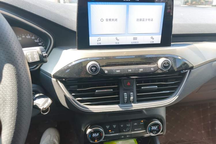 Used Ford Focus 2019 Hatchback EcoBoost 180 Automatic Trendy Model Audio And AC Panel