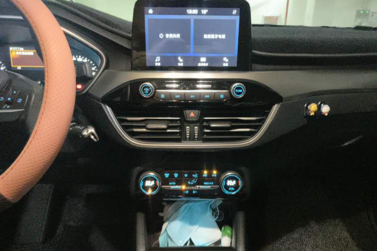 Used Ford Focus 2019 Sedan EcoBoost 180 Automatic Trend Edition Audio And AC Panel