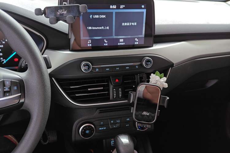 Used Ford Focus 2019 Sedan 1.5L Automatic FENGYUE Model China V Standard Audio And AC Panel