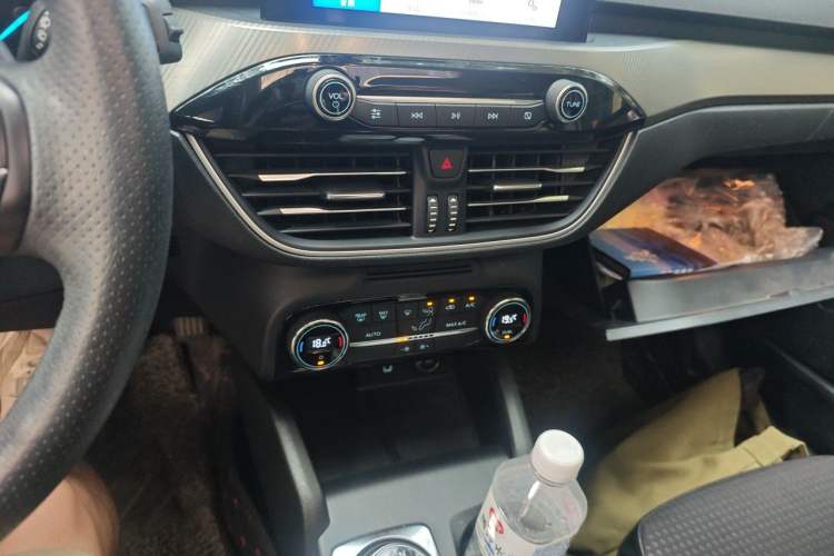 Used Ford Focus 2019 Hatchback EcoBoost 180 Automatic Trendy Model Audio And AC Panel