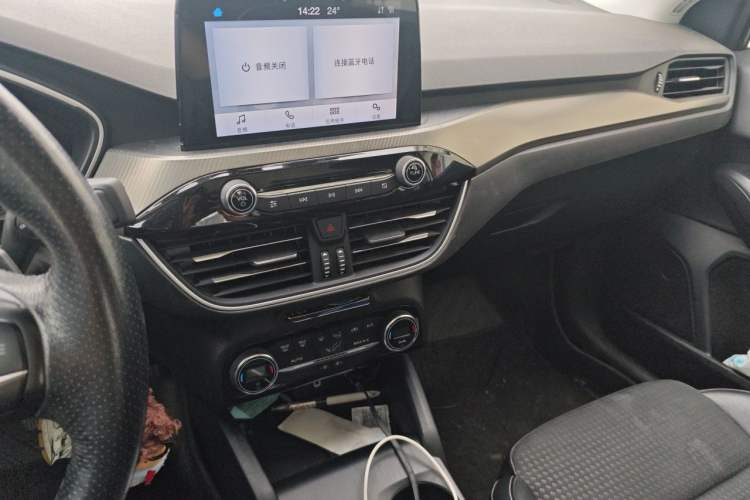 Used Ford Focus 2019 Sedan EcoBoost 180 Automatic Trend Edition Audio And AC Panel