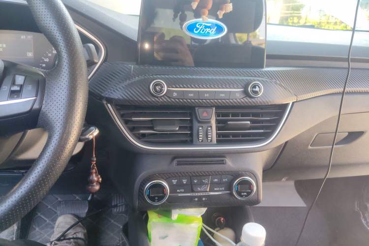 Used Ford Focus 2019 Sedan EcoBoost 125 Automatic Trendy Model China V Standard Audio And AC Panel