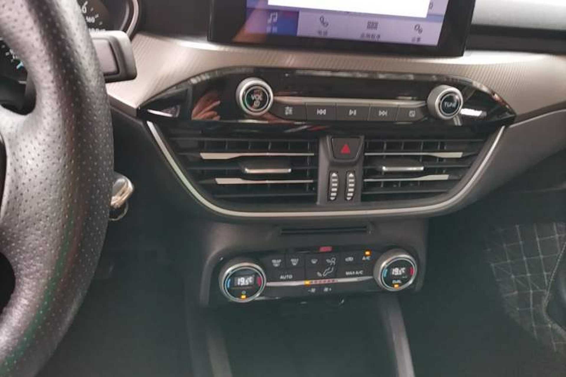 Used Ford Focus 2019 Sedan EcoBoost 125 Automatic Trendy Model China V Standard Audio And AC Panel