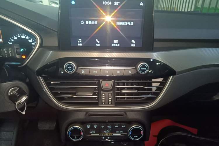Used Ford Focus 2019 Hatchback EcoBoost 180 Automatic Trendy Model Audio And AC Panel
