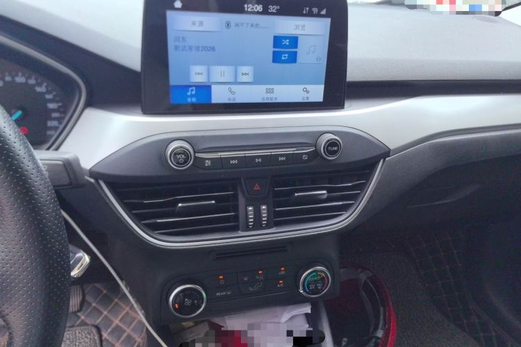 Used Ford Focus 2019 Sedan 1.5L Manual FENGYUE Model China V Emission Standard Audio And AC Panel