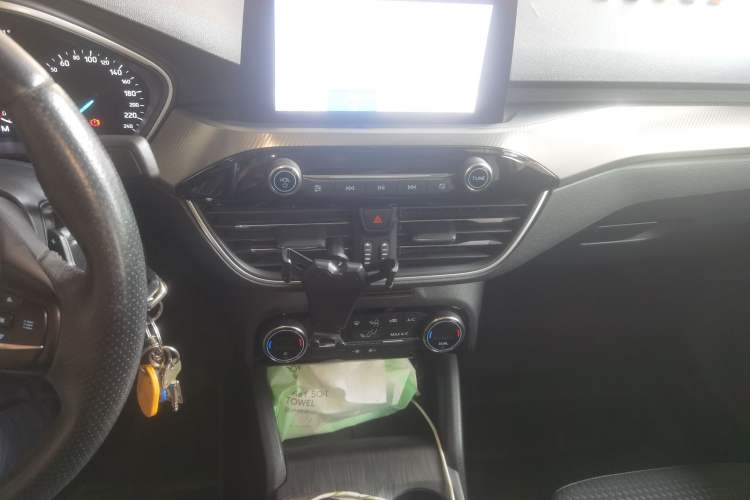 Used Ford Focus 2019 Sedan EcoBoost 180 Automatic Trend Edition Audio And AC Panel