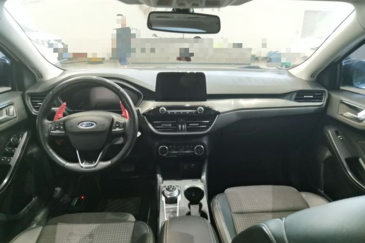 Used Ford Focus 2019 Sedan EcoBoost 180 Automatic Trend Edition Center Console
