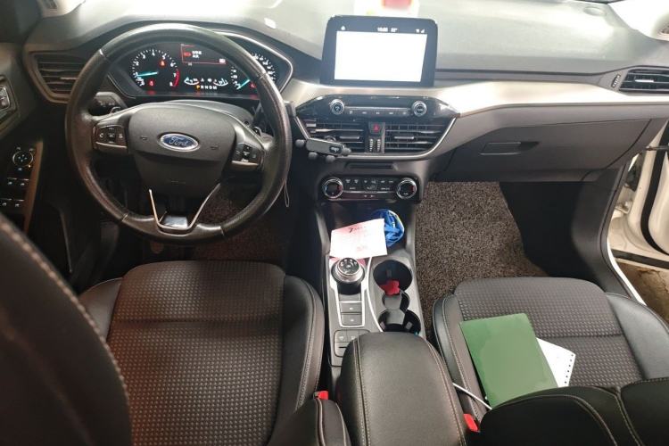 Used Ford Focus 2019 Sedan EcoBoost 180 Automatic Trend Edition Center Console