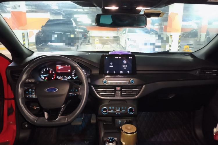 Used Ford Focus 2019 Sedan EcoBoost 180 Automatic ST Line Center Console