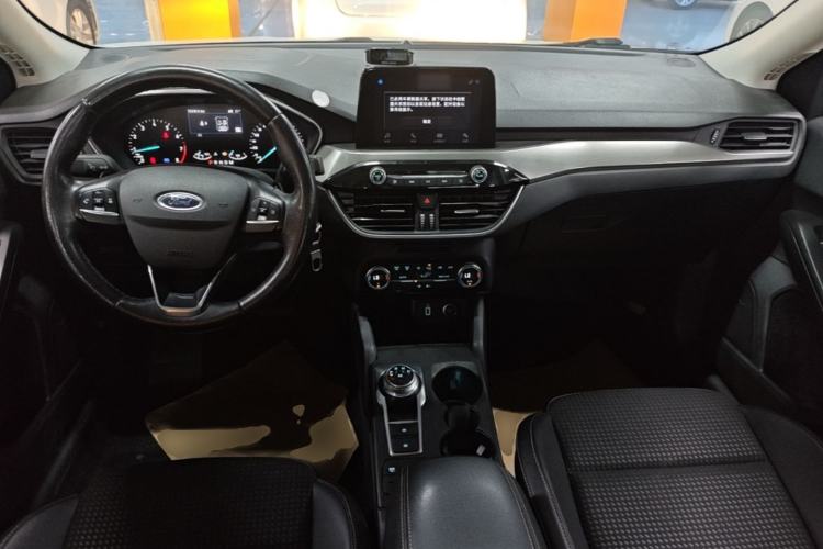 Used Ford Focus 2019 Sedan EcoBoost 180 Automatic Trend Edition Center Console