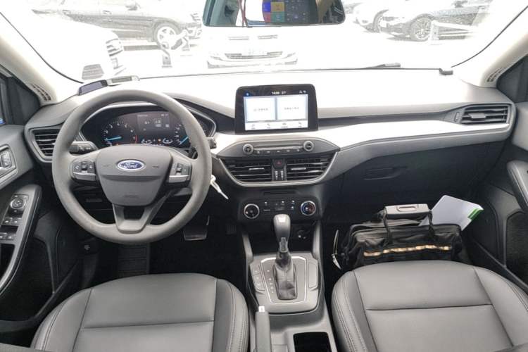 Used Ford Focus 2019 Hatchback 1.5L Automatic Sharp Edition China V Standard Center Console