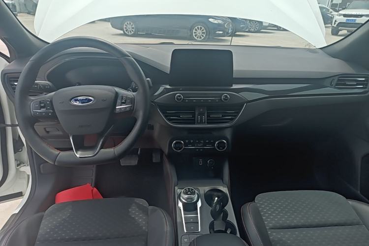 Used Ford Focus 2019 Sedan EcoBoost 180 Automatic ST Line Center Console