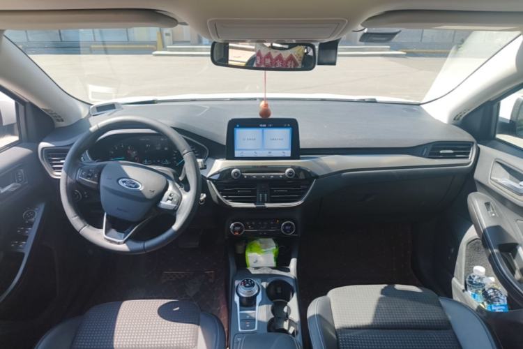 Used Ford Focus 2019 Hatchback EcoBoost 180 Automatic Trendy Model Center Console