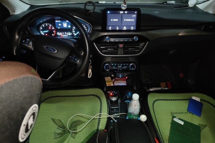 Used Ford Focus 2019 Sedan EcoBoost 125 Automatic Trendy Model China V Standard Center Console