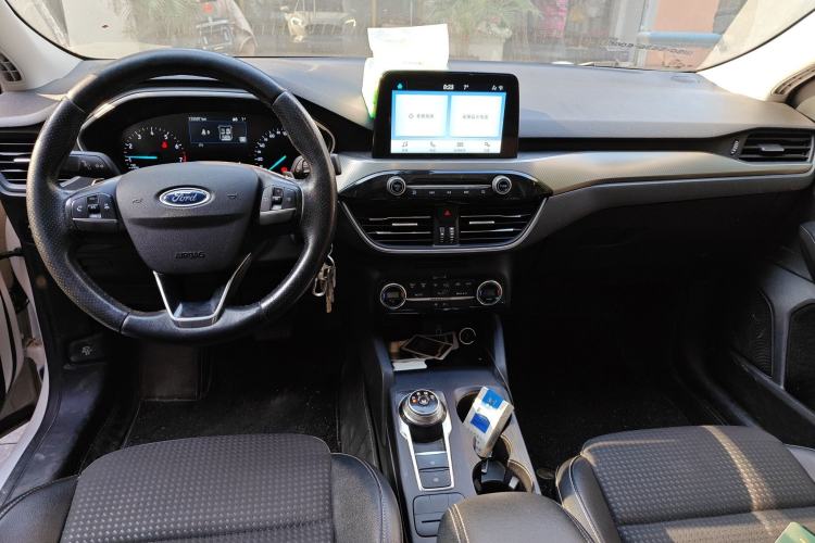 Used Ford Focus 2019 Sedan EcoBoost 180 Automatic Trend Edition Center Console