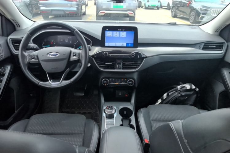 Used Ford Focus 2019 Sedan EcoBoost 180 Automatic Trend Edition Center Console