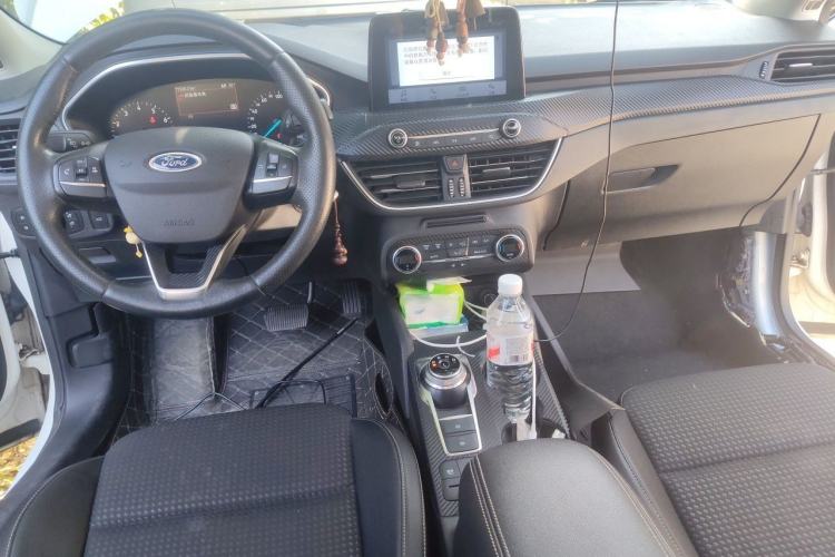 Used Ford Focus 2019 Sedan EcoBoost 125 Automatic Trendy Model China V Standard Center Console