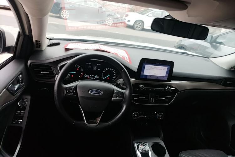 Used Ford Focus 2019 Sedan EcoBoost 125 Automatic Trendy Model China V Standard Center Console