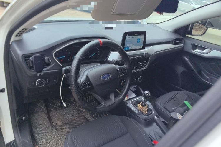 Used Ford Focus 2019 Sedan 1.5L Manual FENGYUE Model China V Emission Standard Center Console