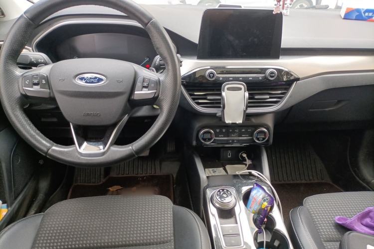 Used Ford Focus 2019 Hatchback EcoBoost 180 Automatic Trendy Model Center Console