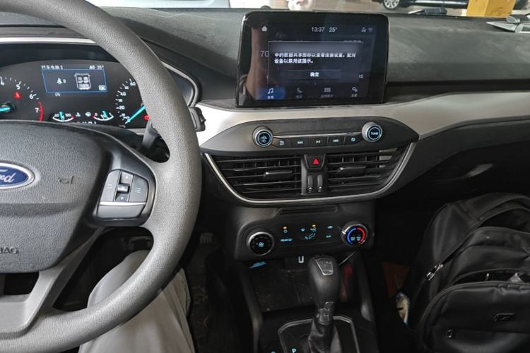 Used Ford Focus 2019 Hatchback 1.5L Automatic Sharp Edition China V Standard Center Console