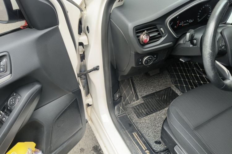Used Ford Focus 2019 Hatchback 1.5L Automatic Fengeyue Model China VI Standard Driver Seat