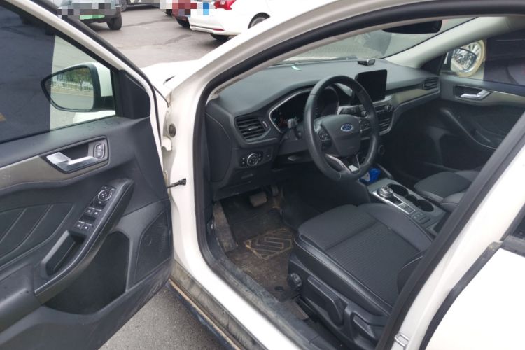 Used Ford Focus 2019 Sedan EcoBoost 180 Automatic Trend Edition Driver Seat