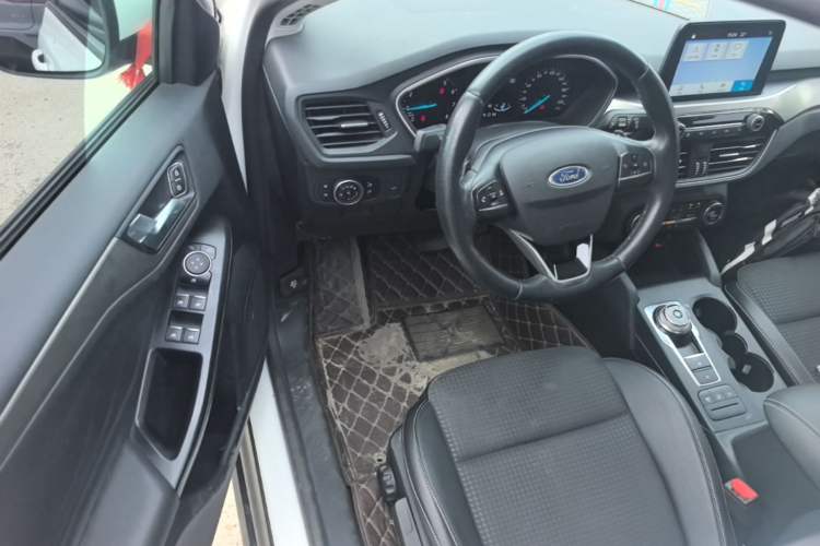 Used Ford Focus 2019 Sedan EcoBoost 180 Automatic Trend Edition Driver Seat