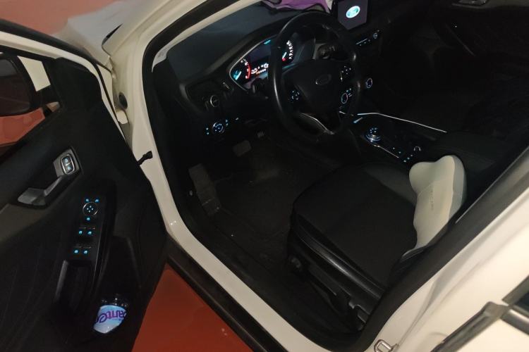 Used Ford Focus 2019 Sedan EcoBoost 180 Automatic Trend Edition Driver Seat