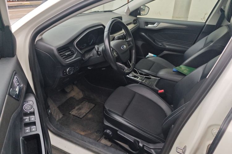 Used Ford Focus 2019 Sedan EcoBoost 180 Automatic Trend Edition Driver Seat