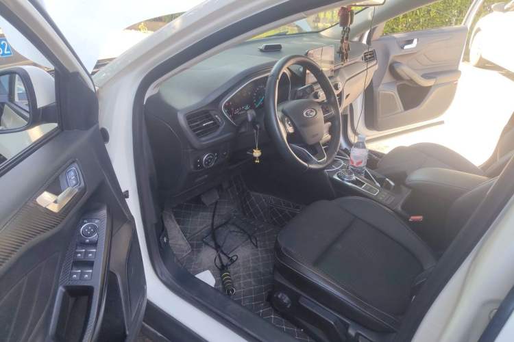 Used Ford Focus 2019 Sedan EcoBoost 125 Automatic Trendy Model China V Standard Driver Seat