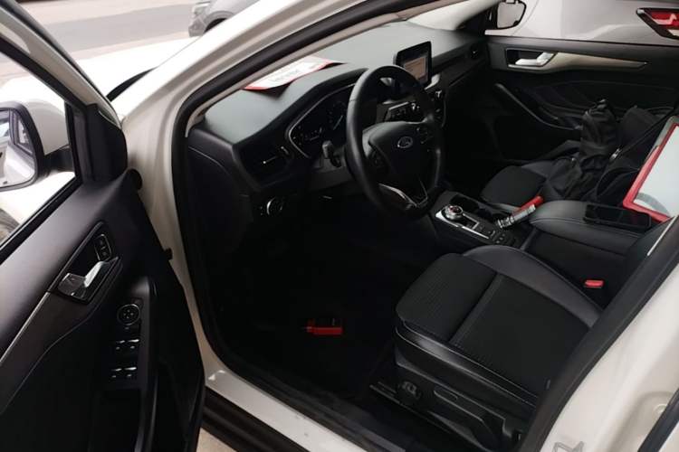 Used Ford Focus 2019 Sedan EcoBoost 125 Automatic Trendy Model China V Standard Driver Seat
