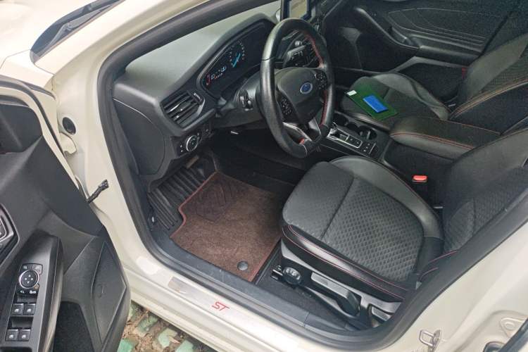 Used Ford Focus 2019 Sedan EcoBoost 180 Automatic ST Line Driver Seat