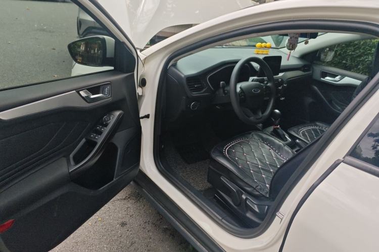 Used Ford Focus 2019 Hatchback 1.5L Automatic Fengeyue Model China VI Standard Driver Seat