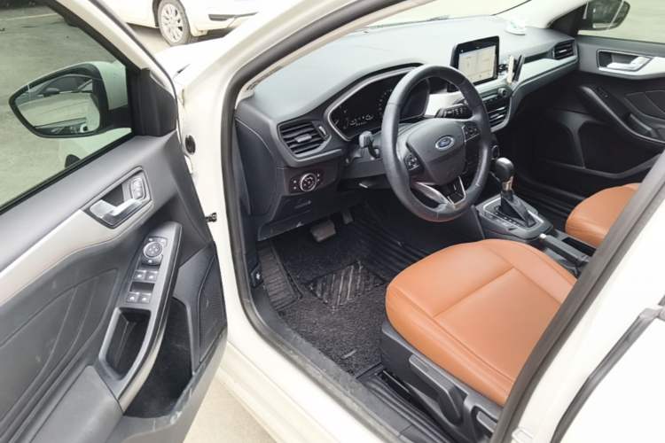 Used Ford Focus 2019 Hatchback 1.5L Automatic Fengeyue Model China VI Standard Driver Seat