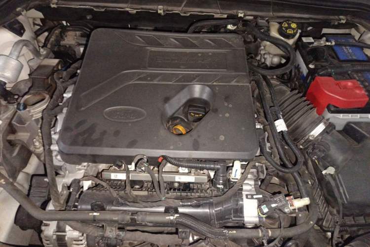 Used Ford Focus 2019 Sedan EcoBoost 180 Automatic Titanium Edition Engine Bay