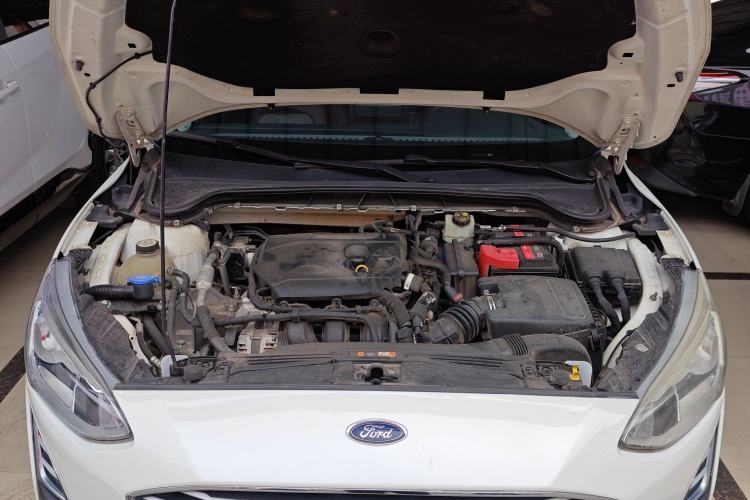 Used Ford Focus 2019 Sedan 1.5L Automatic FENGYUE Model China V Standard Engine Bay