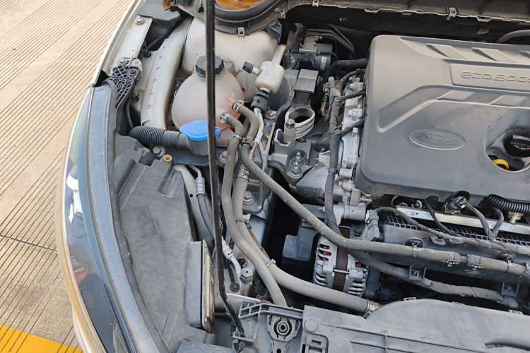 Used Ford Focus 2019 Sedan EcoBoost 180 Automatic ST Line Engine Bay Right
