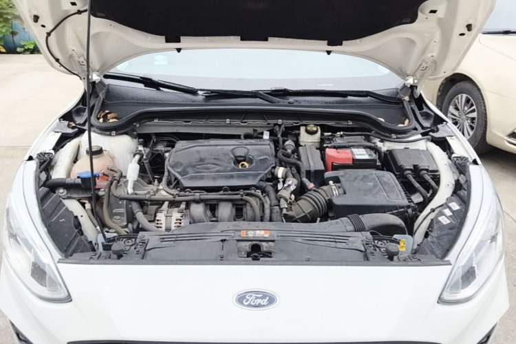 Used Ford Focus 2019 Hatchback 1.5L Automatic Fengeyue Model China VI Standard Engine Bay