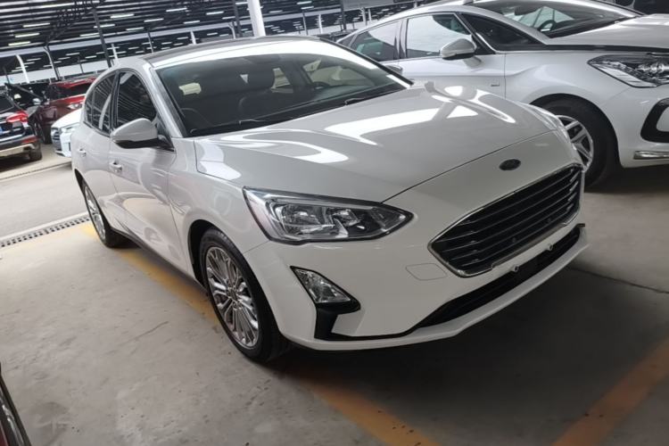 Used Ford Focus 2019 Hatchback EcoBoost 180 Automatic Titanium Edition Exterior 1