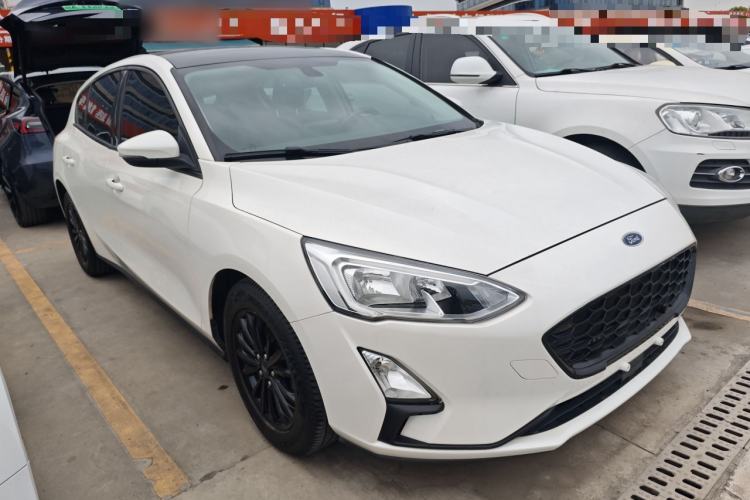 Used Ford Focus 2019 Hatchback EcoBoost 180 Automatic Trendy Model Exterior 1