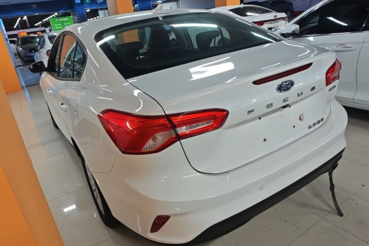 Used Ford Focus 2019 Sedan EcoBoost 180 Automatic Trend Edition Exterior 2