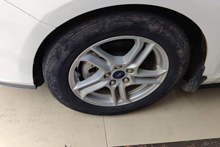 Used Ford Focus 2019 Sedan 1.5L Automatic FENGYUE Model China V Standard Exterior 4