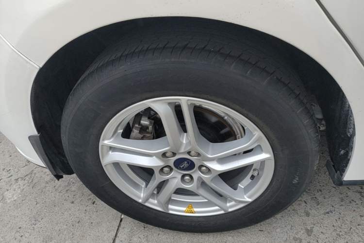 Used Ford Focus 2019 Hatchback 1.5L Automatic Sharp Edition China V Standard Exterior 5