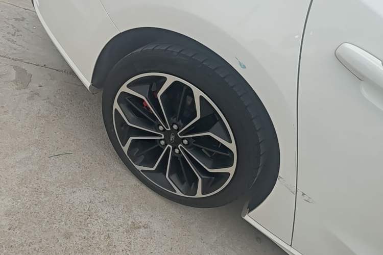 Used Ford Focus 2019 Sedan EcoBoost 180 Automatic ST Line Exterior 5