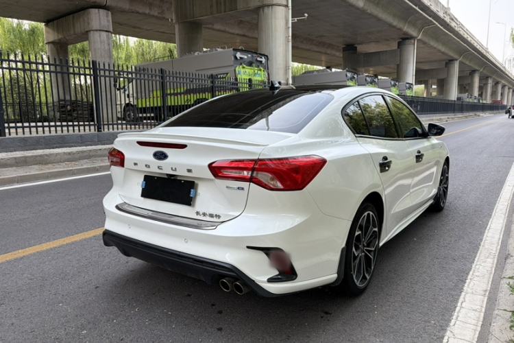 Used Ford Focus 2019 Sedan EcoBoost 180 Automatic ST Line Exterior 6